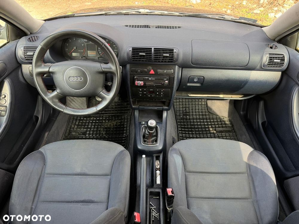 Audi A3 3-drzwiowe 1.6 Ambition - 8