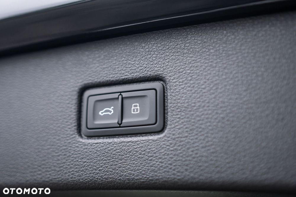 Audi Q7 TFSI e PHEV 360 kW Quattro S Line Tiptr - 11