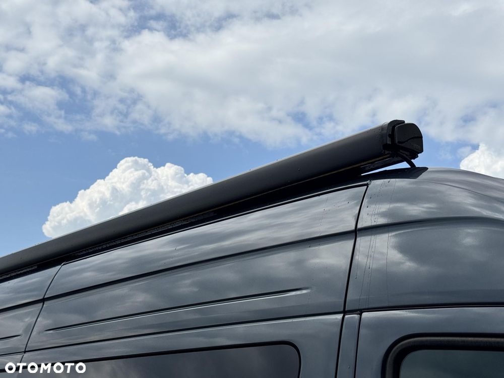 Mercedes-Benz Sprinter - 9