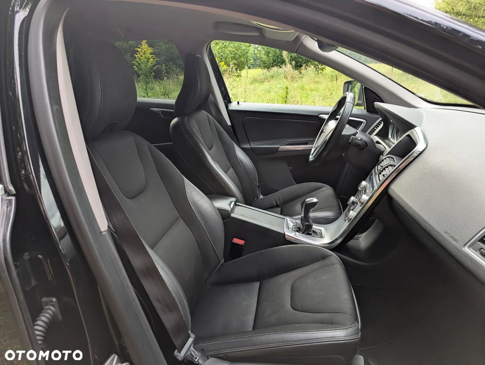 Volvo XC 60 D4 Momentum - 13
