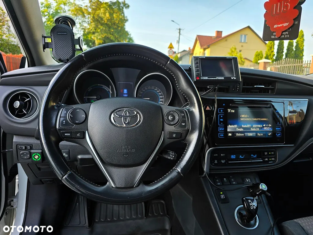 Toyota Auris Hybrid 135 Selection - 11