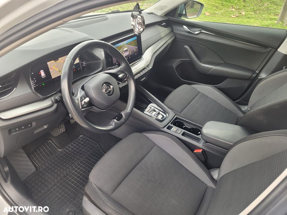 Skoda Octavia 2.0 TDI DSG Exclusive Plus - 2