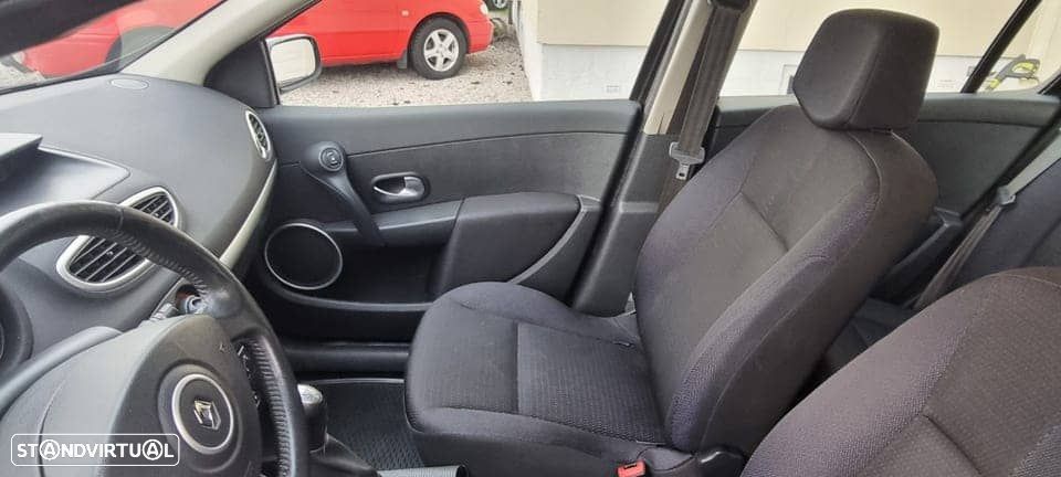Renault Clio - 10