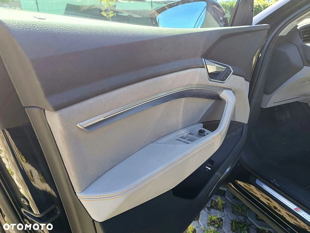 Audi e-tron Sportback 55 Quattro - 14