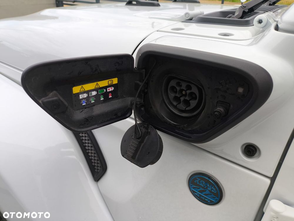 Jeep Wrangler - 34