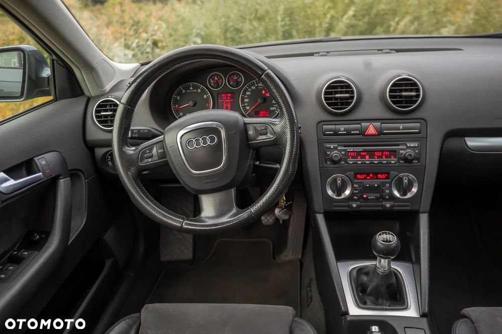 Audi A3 Sportback 1.6 FSI S line Sportpaket plus - 30