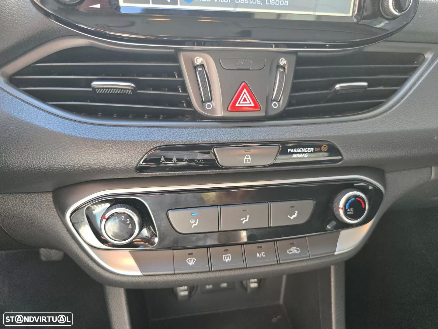Hyundai i30 1.6 CRDI Blue Comfort+Navi - 19