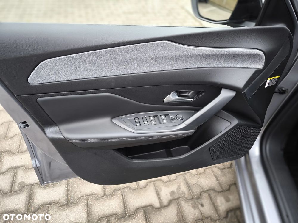 Peugeot 308 1.2 PureTech Allure S&S EAT8 - 11