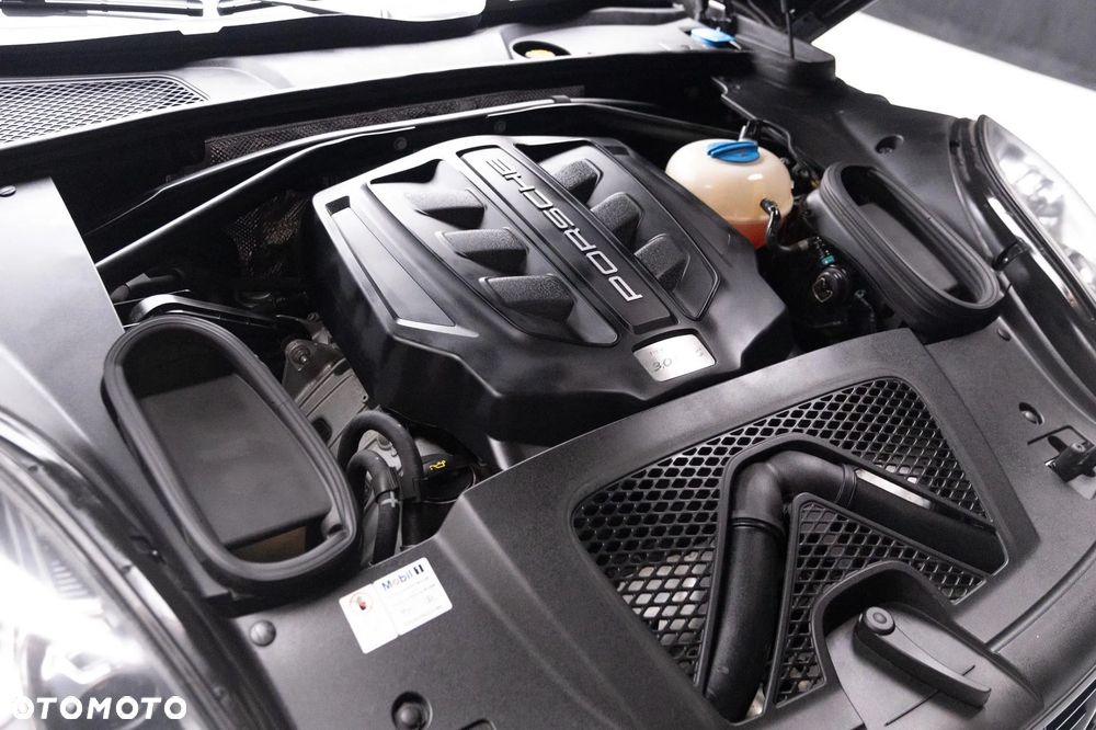 Porsche Macan S - 23