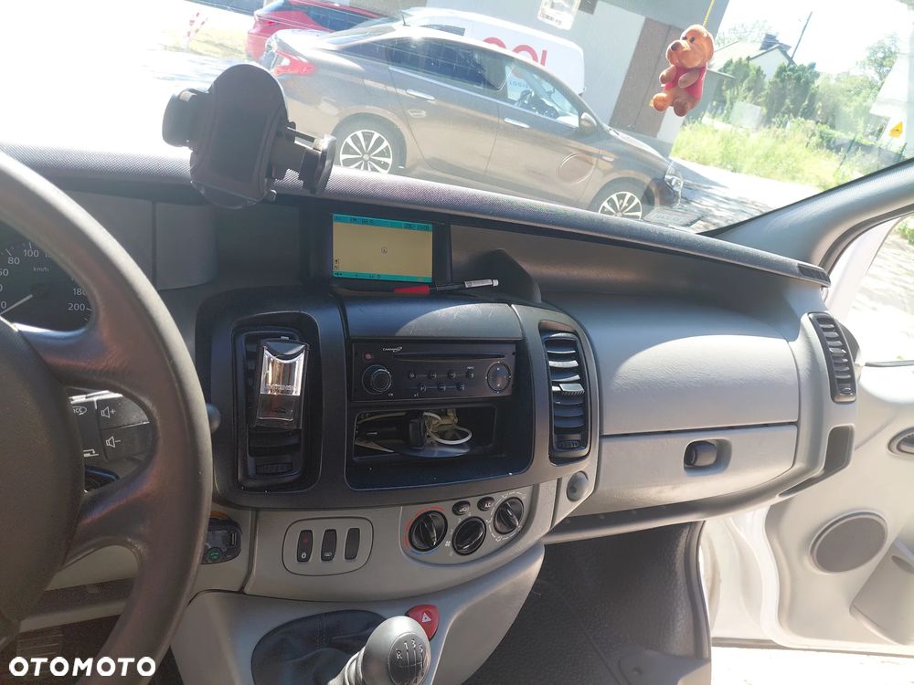 Renault Trafic - 12