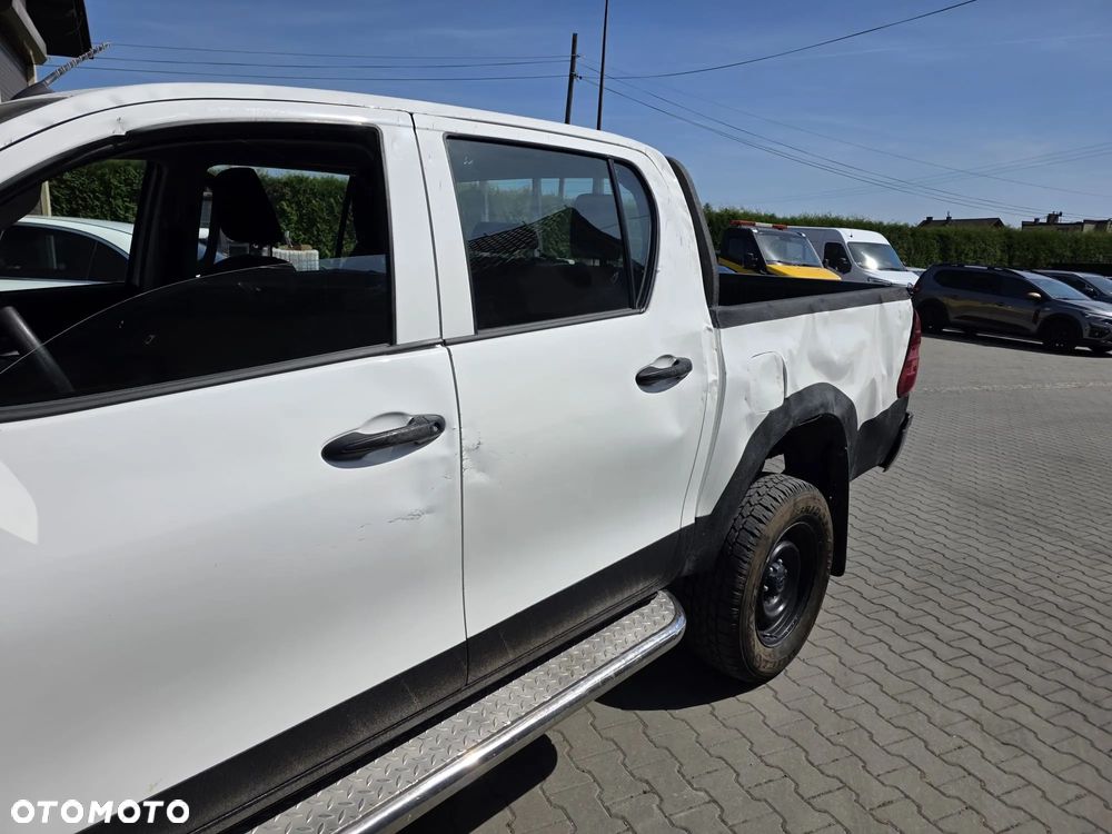 Toyota Hilux - 2