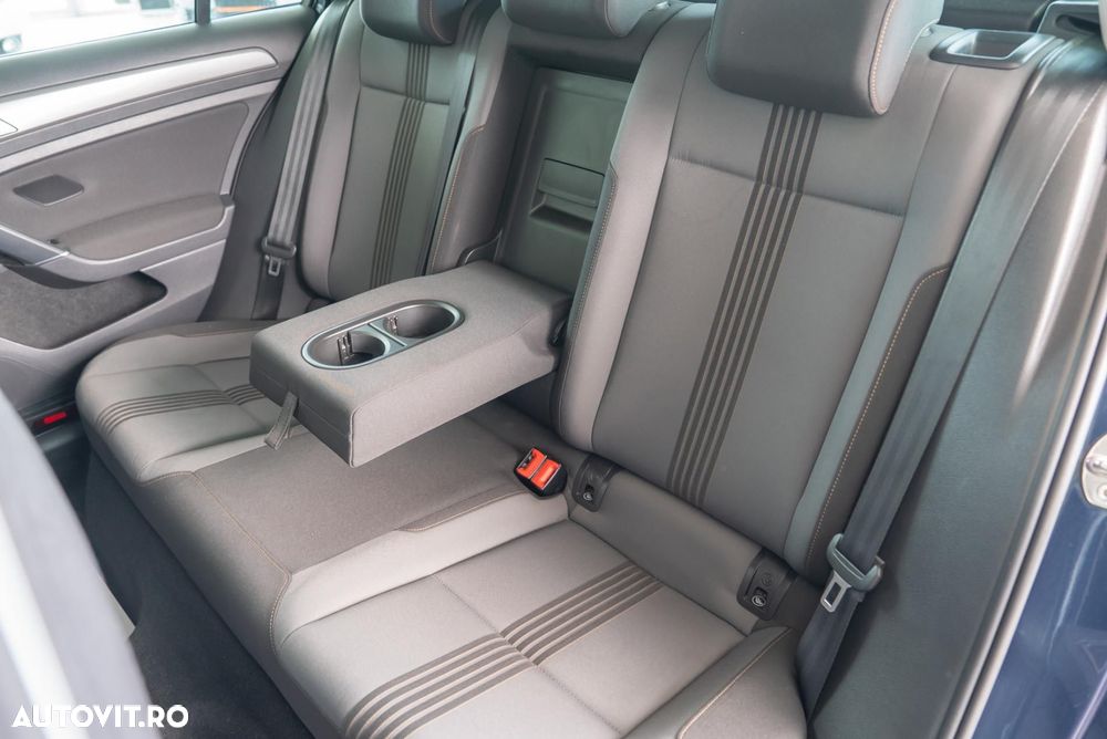 Volkswagen Golf - 23