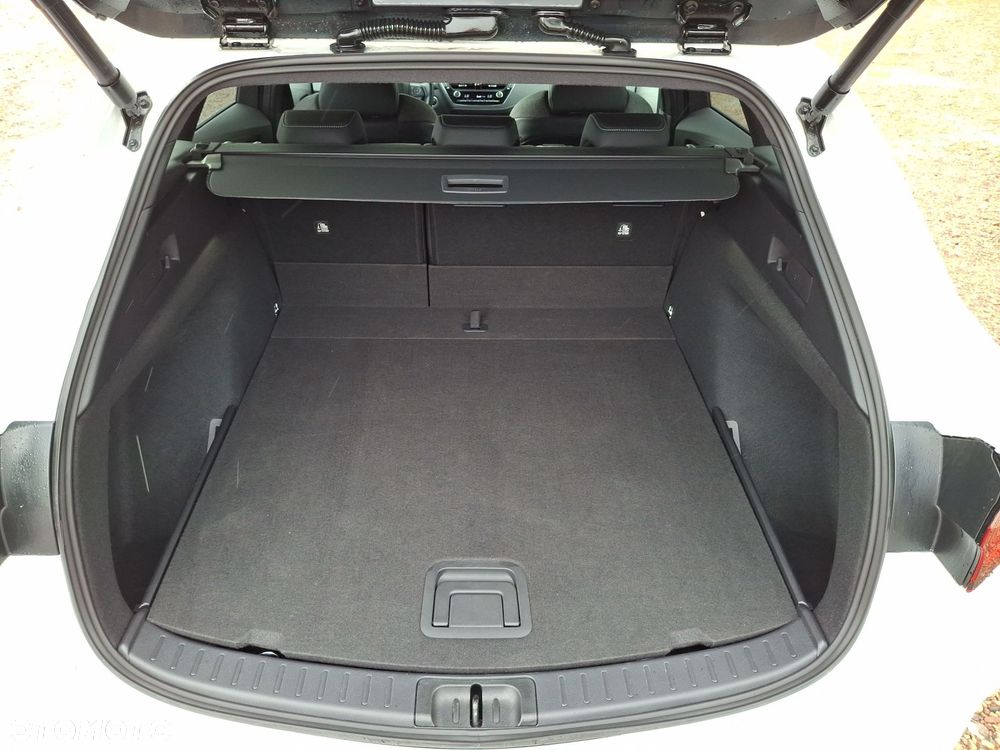 Toyota Corolla 1.8 Hybrid Style - 12