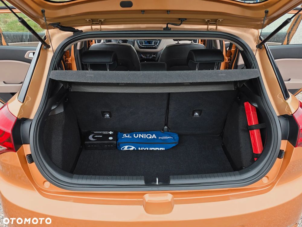 Hyundai i20 blue 1.2 Classic - 24