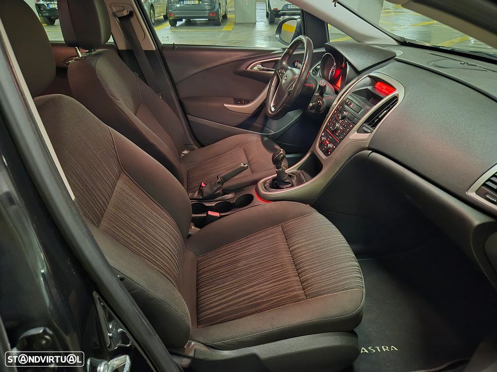 Opel Astra 1.7 CDTI Enjoy - 32