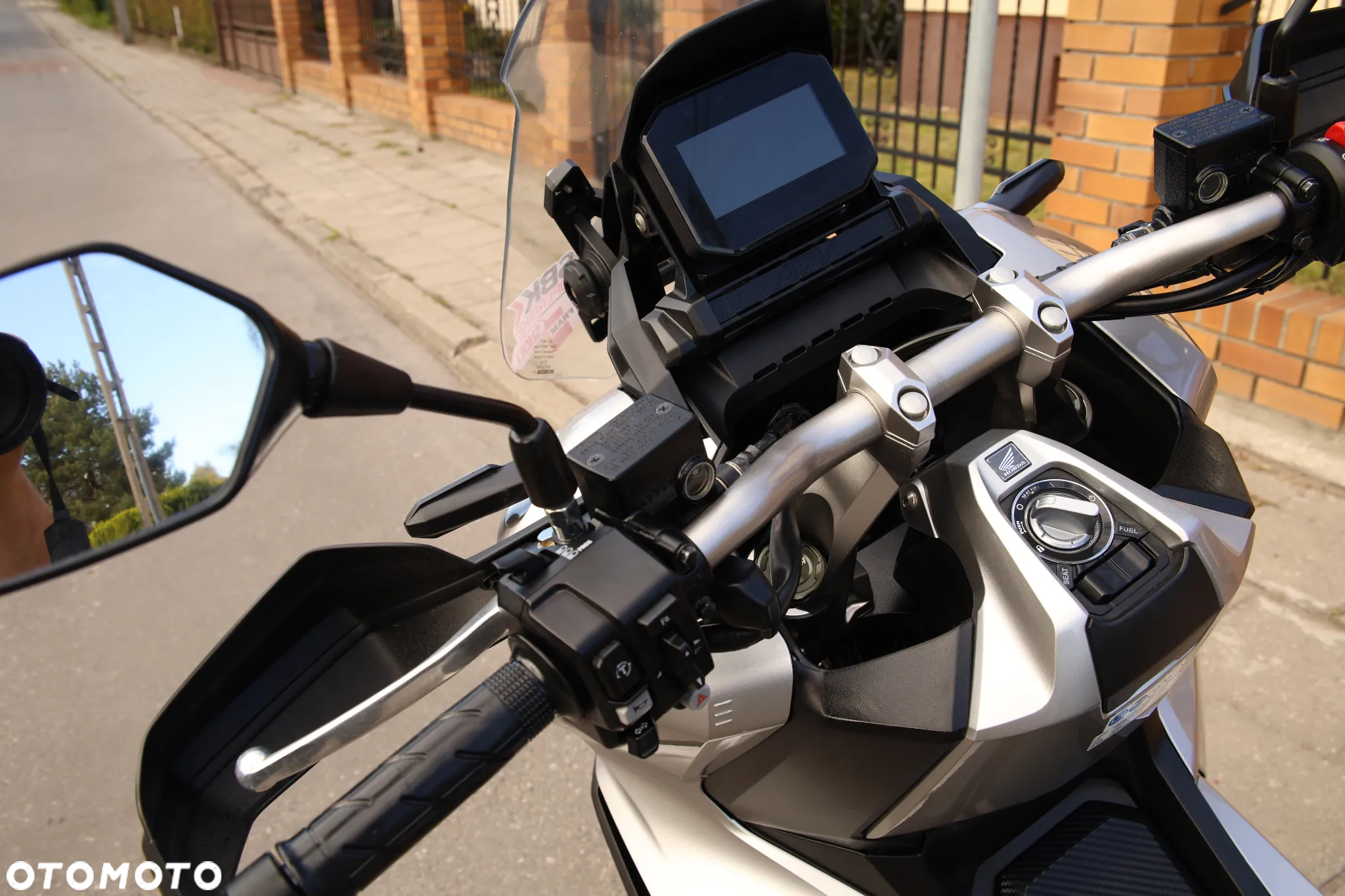 Honda ADV350 - 7