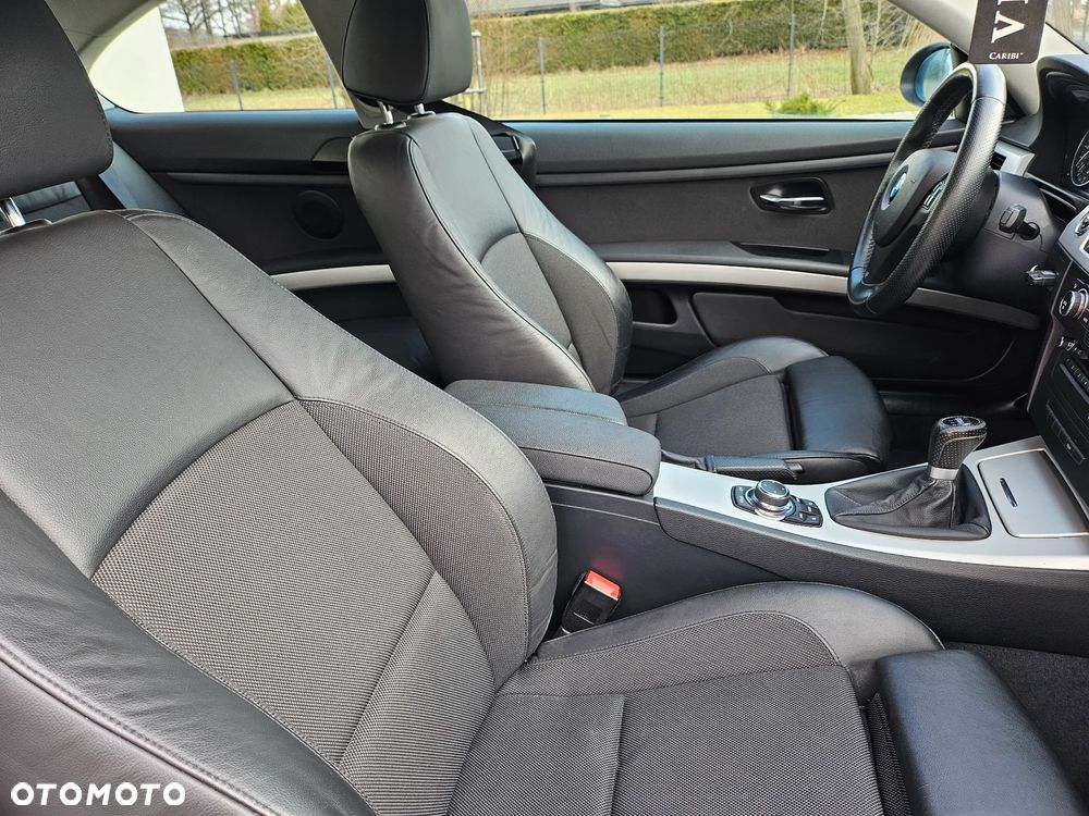 BMW Seria 3 320i Edition Exclusive - 23