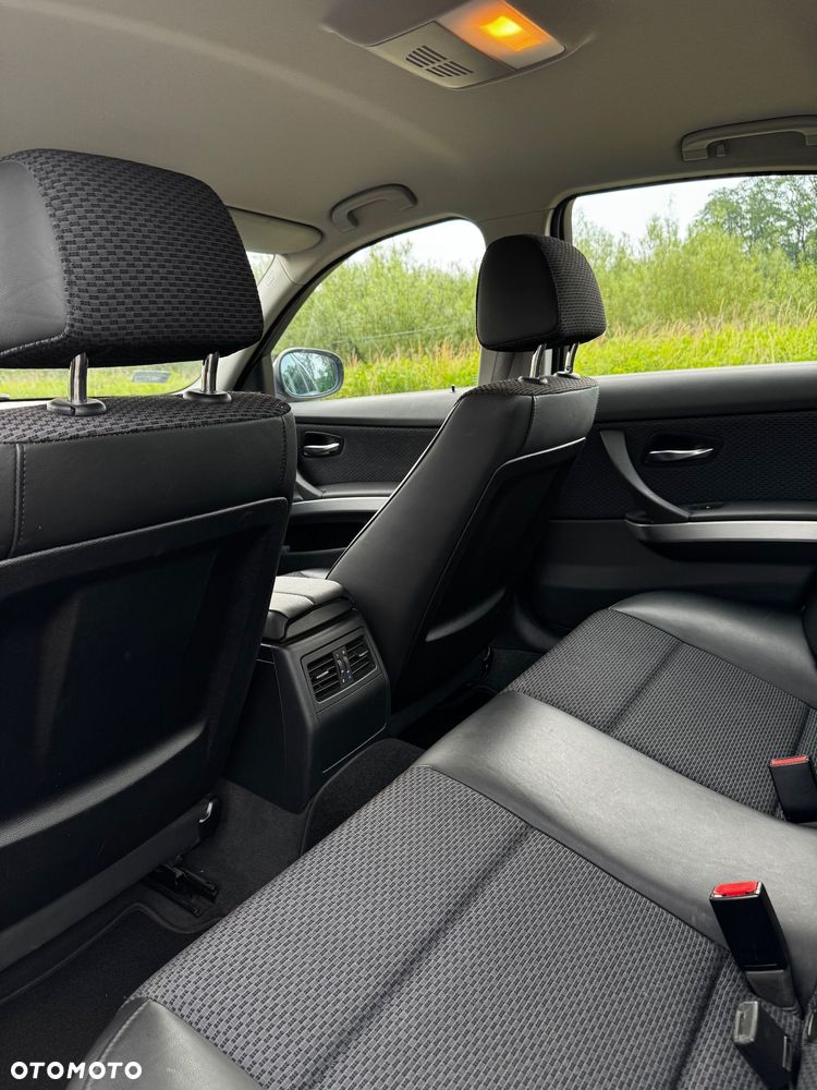 BMW Seria 3 318i - 18