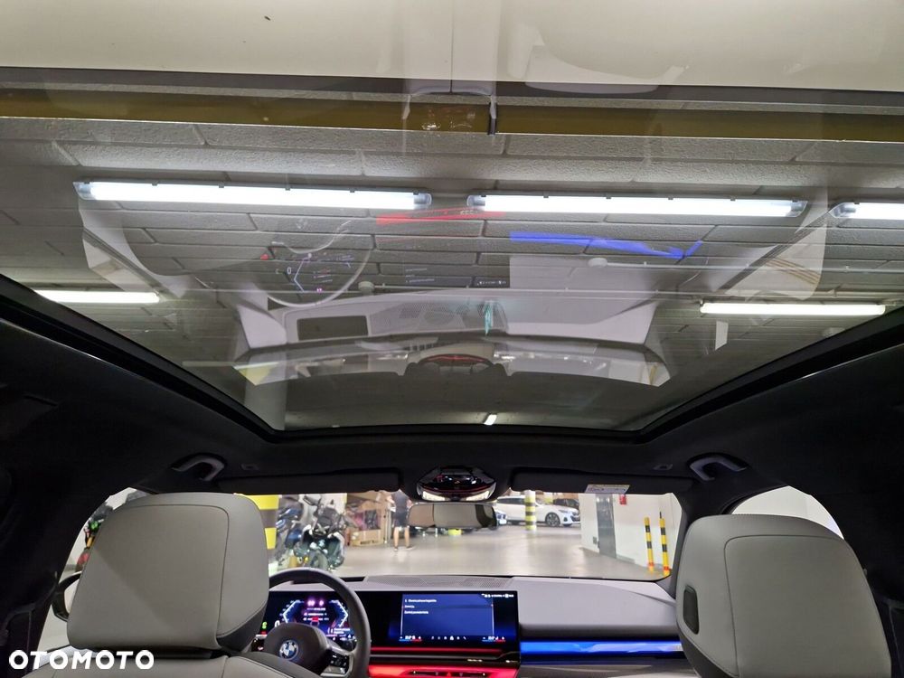 BMW Seria 5 530e xDrive PHEV M Sport - 26