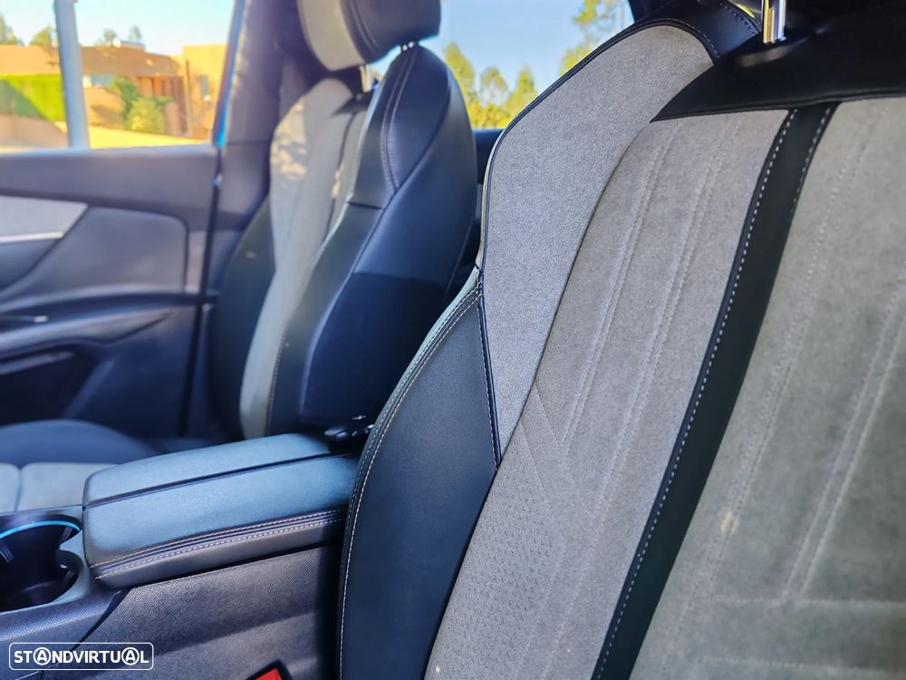 Peugeot 3008 1.6 Hybrid GT Pack e-EAT8 - 5