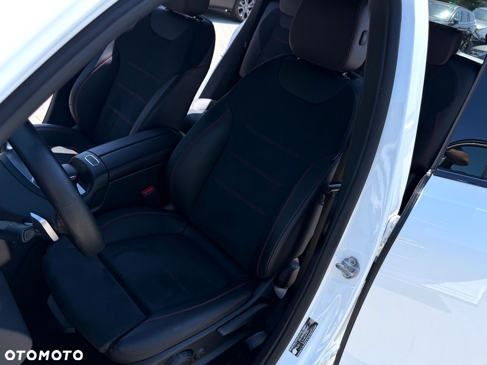 Mercedes-Benz GLB 200 7G-DCT AMG Line Advanced Plus - 29
