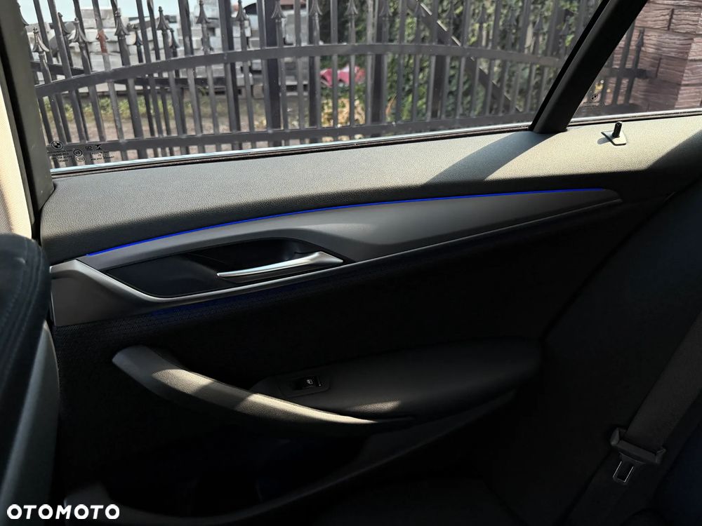 BMW Seria 5 520d mHEV - 34