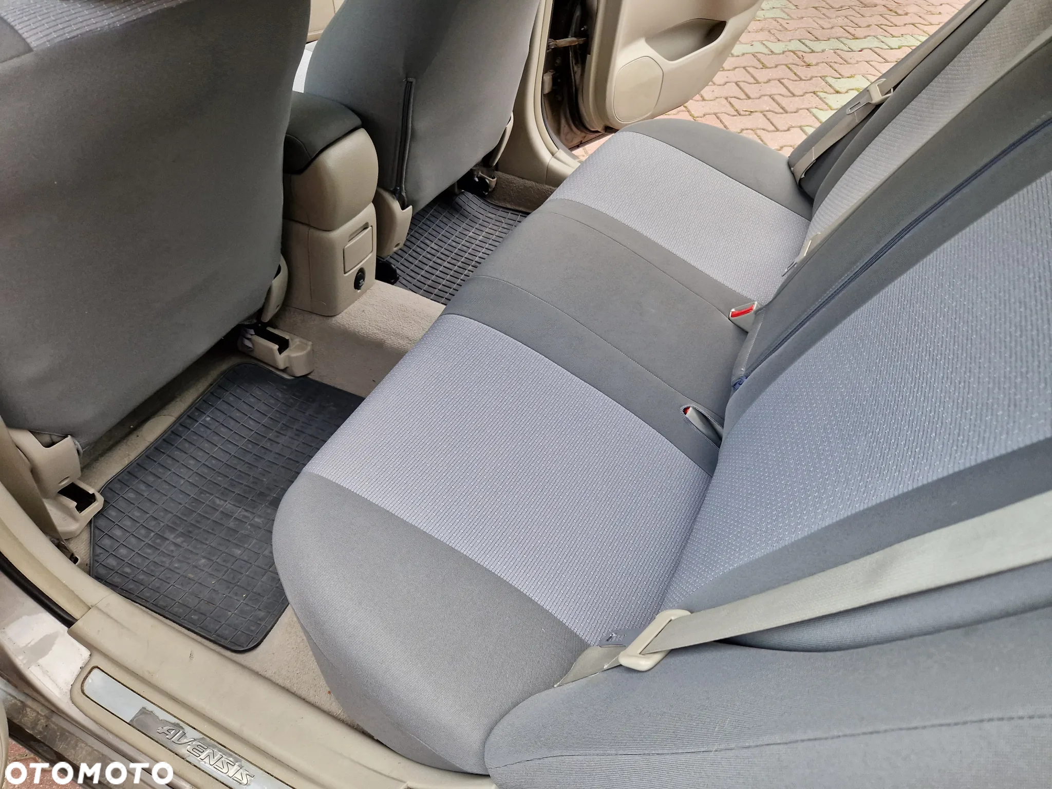 Toyota Avensis 1.8 VVT-i Sol - 16