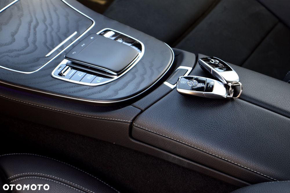 Mercedes-Benz Klasa E 220 d 4-Matic AMG - 13
