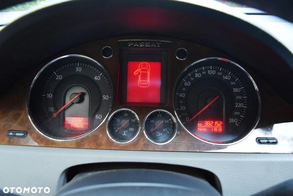Volkswagen Passat 2.0 TDI DSG Highline - 9