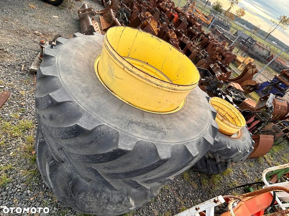 Koła bliźniacze 650/85 R38 18,4 R34  Bliźniaki John Deere 8320 KOMPLET - 2