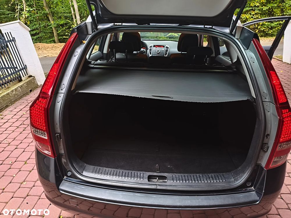 Kia Ceed - 12