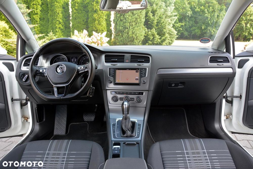 Volkswagen Golf 1.6 TDI BlueMotion Technology DSG Lounge - 28