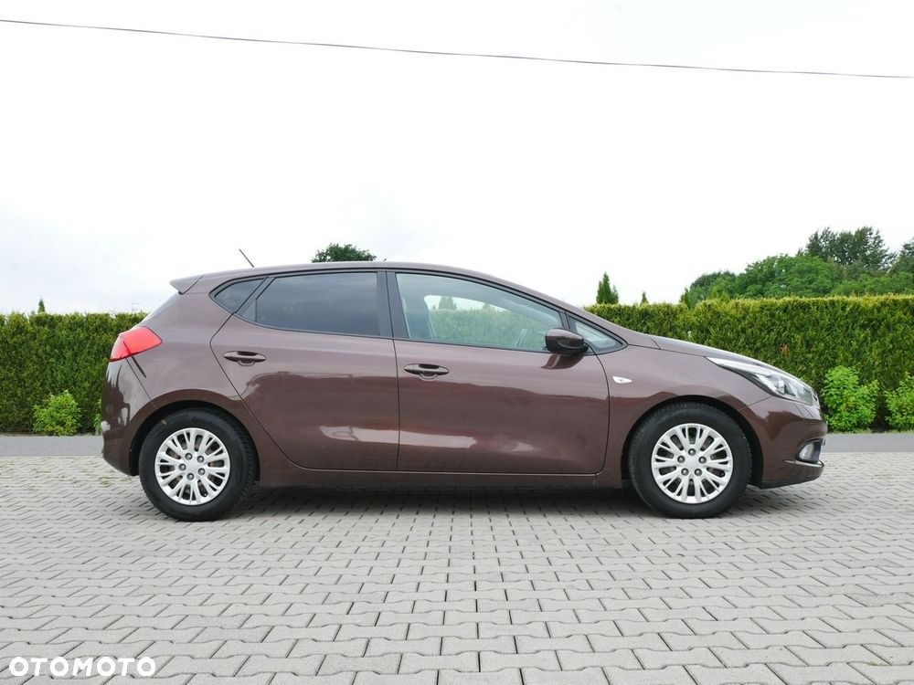 Kia Ceed - 12