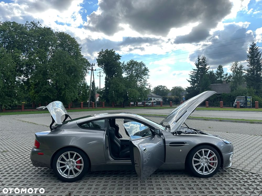 Aston Martin V12 Vanquish - 21