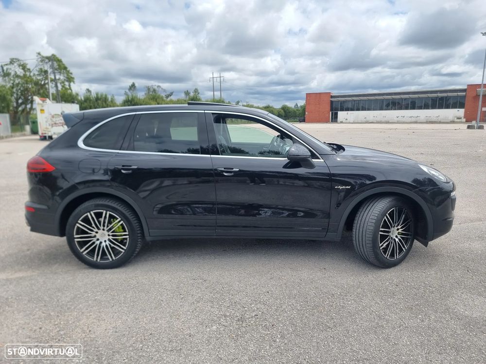 Porsche Cayenne S E-Hybrid - 8