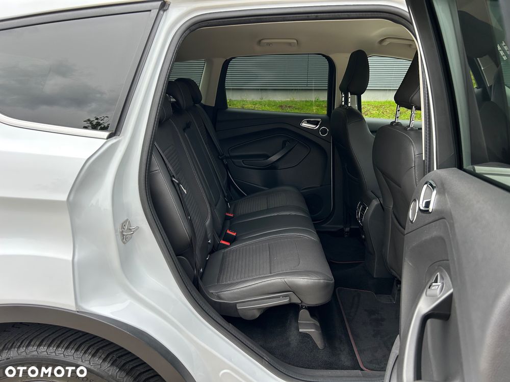 Ford Kuga 1.5 EcoBoost 2x4 Titanium - 21