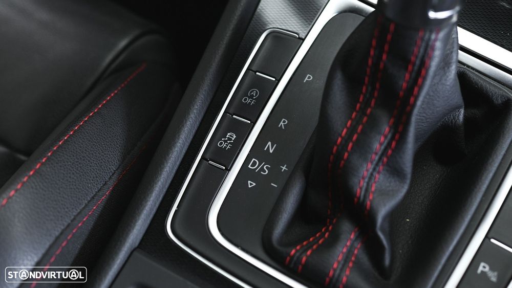 VW Golf - 37