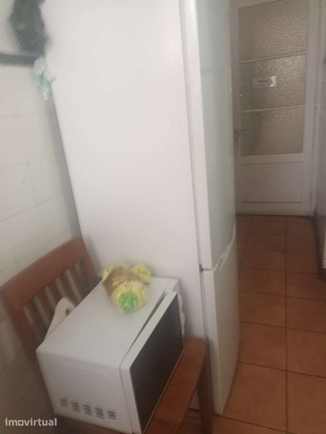 Arrenda-se Apartamento T3+1 Entre Campo de Ourique e Largo do Rato - Grande imagem: 2/10