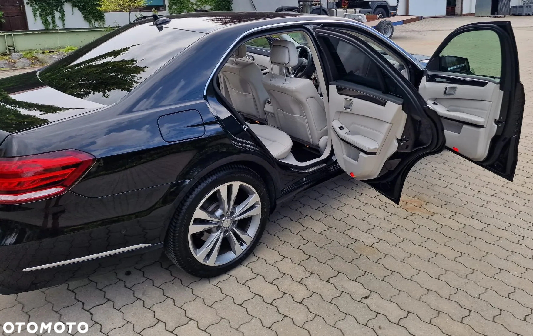 Mercedes-Benz Klasa E 300 4-Matic Avantgarde - 5