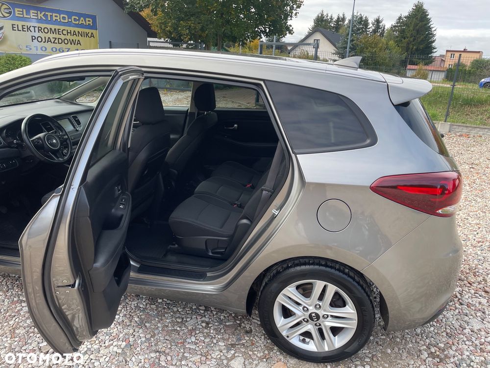 Kia Carens 1.7 CRDi 141 Dream Team Edition - 11