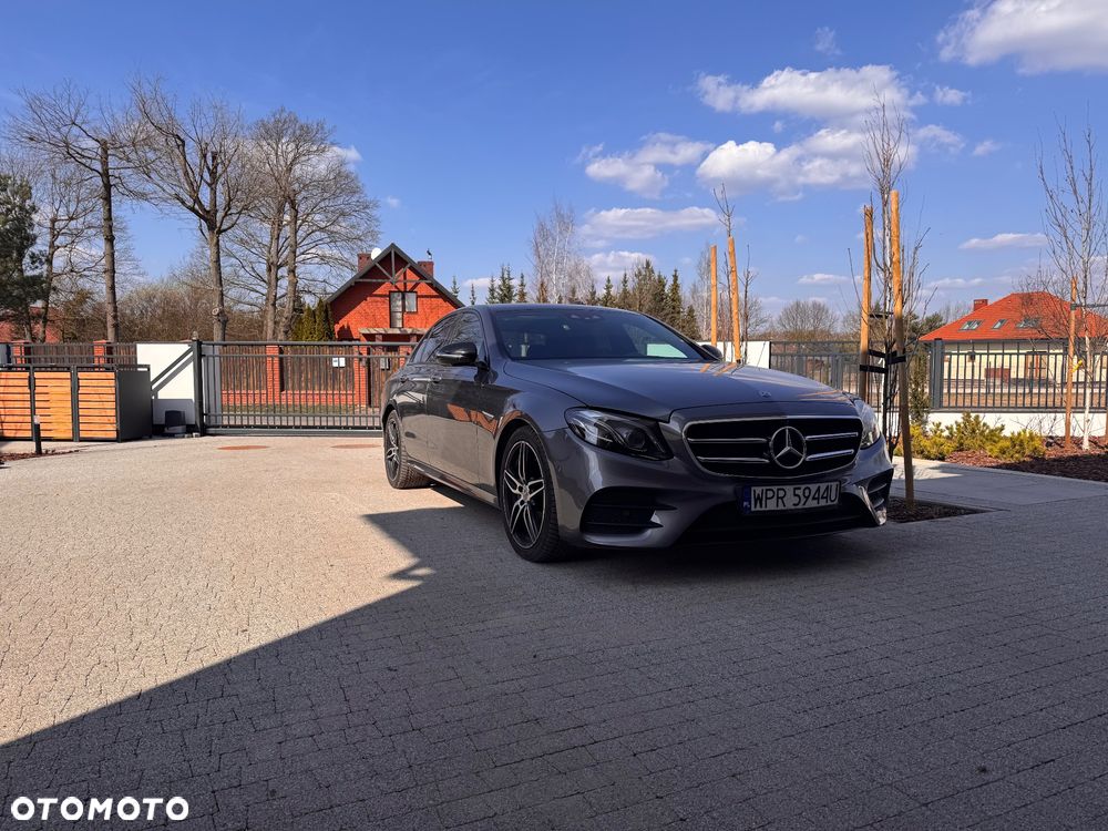 Mercedes-Benz Klasa E 220 d 4-Matic Business Edition 9G-TRONIC - 3