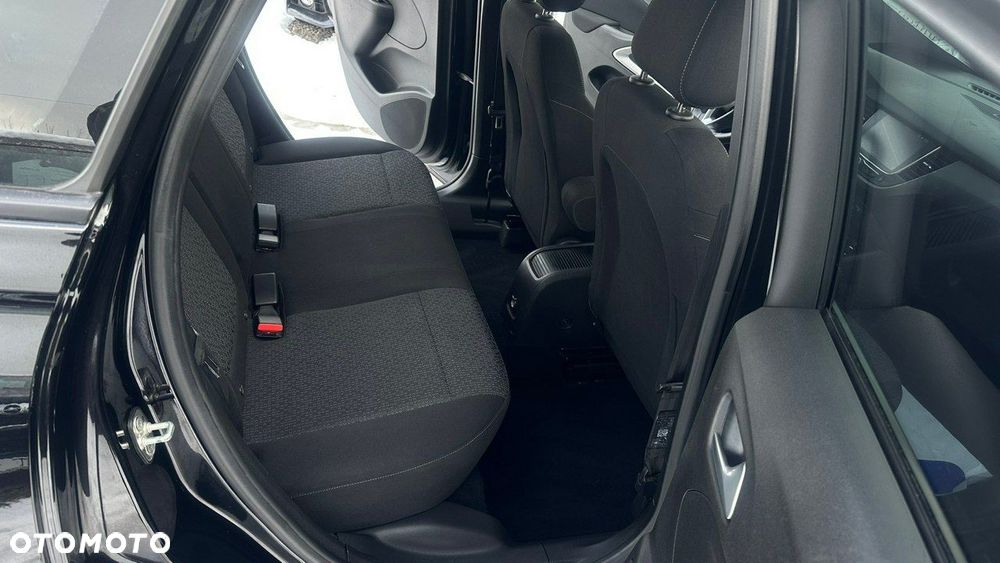 Opel Crossland X - 13