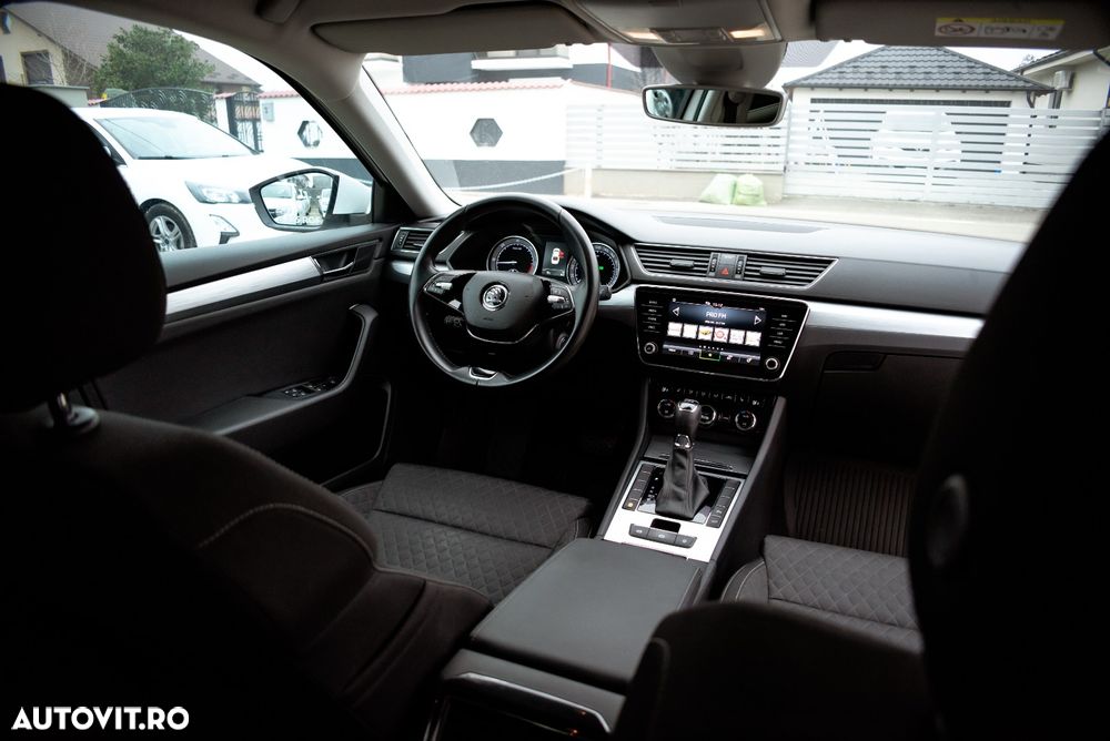 Skoda Superb 2.0 TDI DSG Style - 23