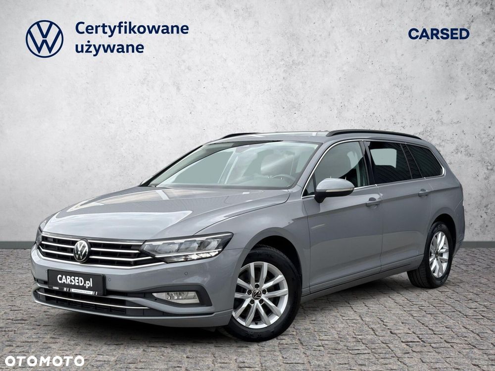 Volkswagen Passat - 1