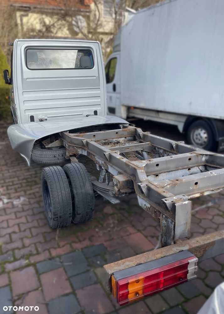 Mercedes-Benz Sprinter - 9