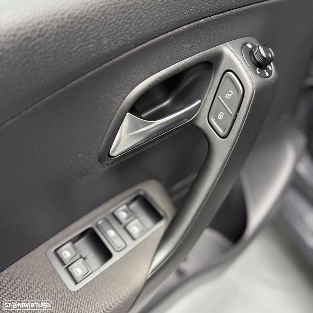 VW Polo 1.0 (Blue Motion ) Comfortline - 10