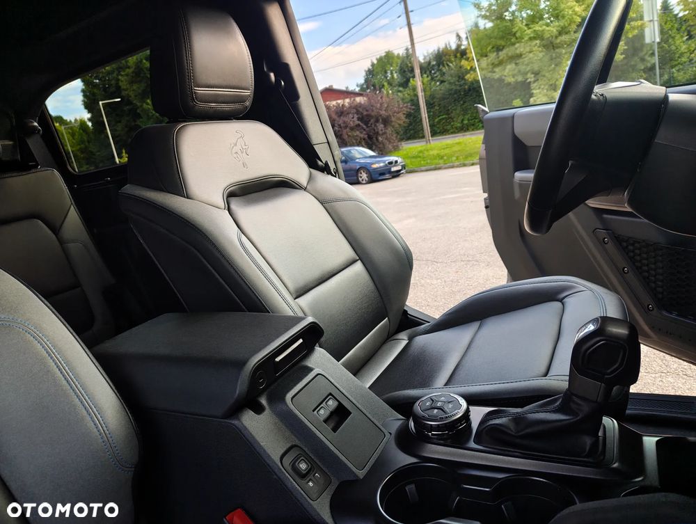 Ford Bronco - 29