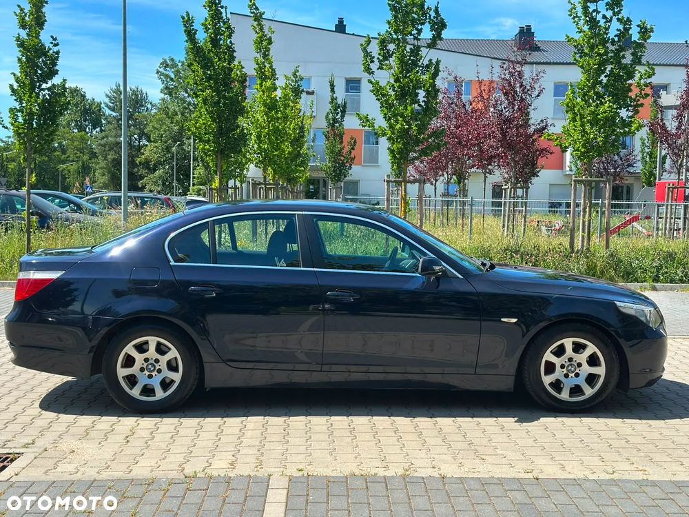 BMW Seria 5 523i - 6