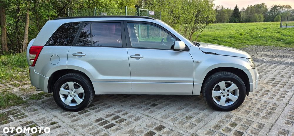 Suzuki Grand Vitara 2.0 Comfort - 4
