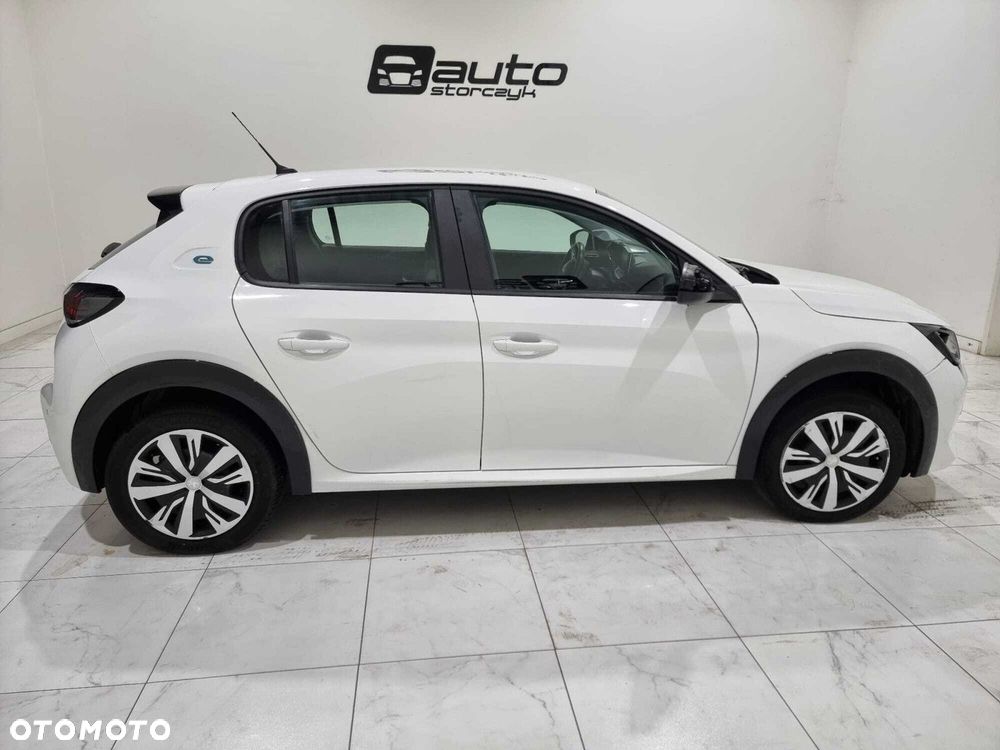 Peugeot 208 - 3